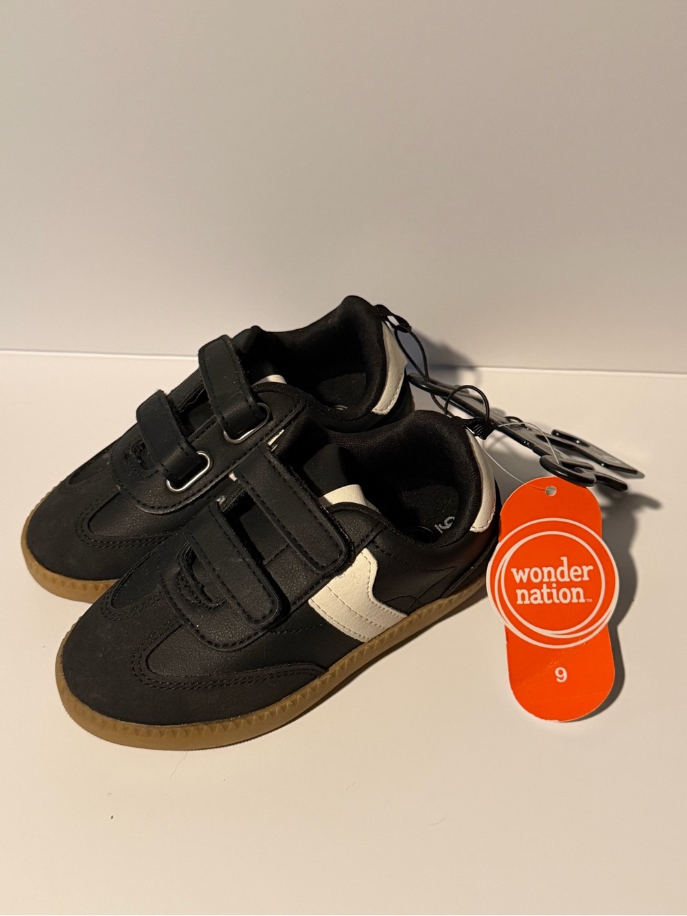 wonder nation Black & White Kids Velcro Sneakers